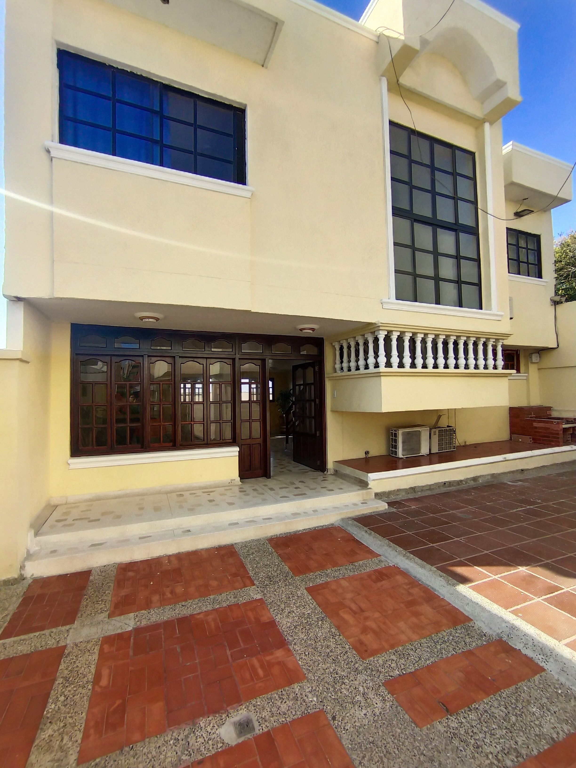 Large house with garden in the north of Barranquilla