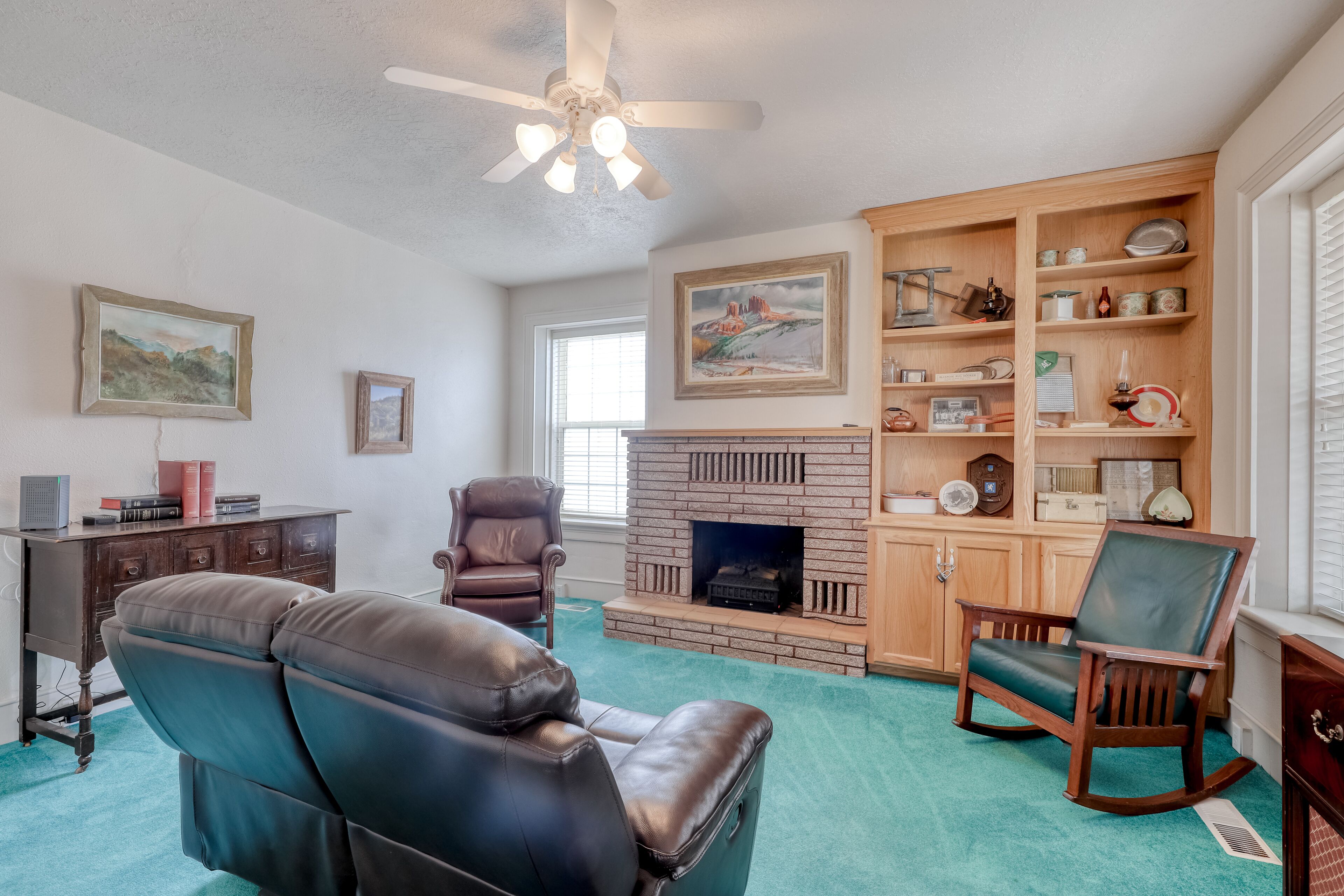 Classic home near national parks & skiing with orchard, gas grill, & free WiFi