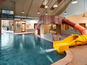 Een verwarmd zwembad