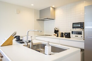 奢华别墅 | 私人厨房 | 大冰箱、微波炉、烤箱、洗碗机