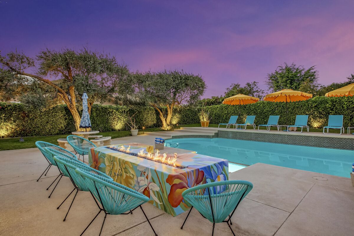 حمّام سباحة مُدفَّأ