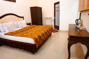 Economy-Zimmer | Schreibtisch, kostenloses WLAN, Bettwäsche