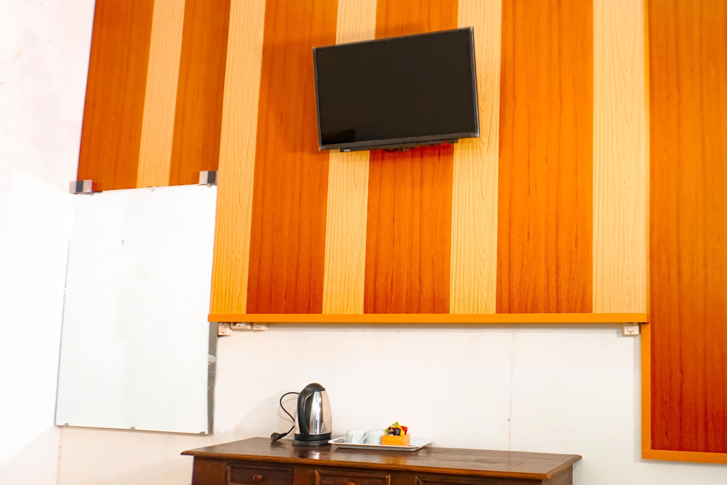 Executive Room | Desk, free WiFi, bed sheets