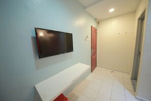 Deluxe Double Room | Desk, free WiFi, bed sheets - Skudai Hotel Universiti Teknologi Malaysia (Johor Bahru)