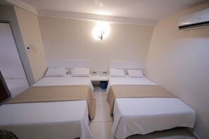 Family Room | Desk, free WiFi, bed sheets - Skudai Hotel Universiti Teknologi Malaysia (Johor Bahru)
