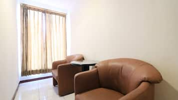 Habitación doble estándar | Escritorio, wifi gratis y ropa de cama