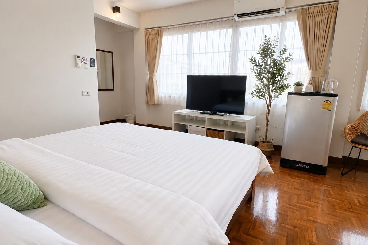 Desk, free WiFi, bed sheets