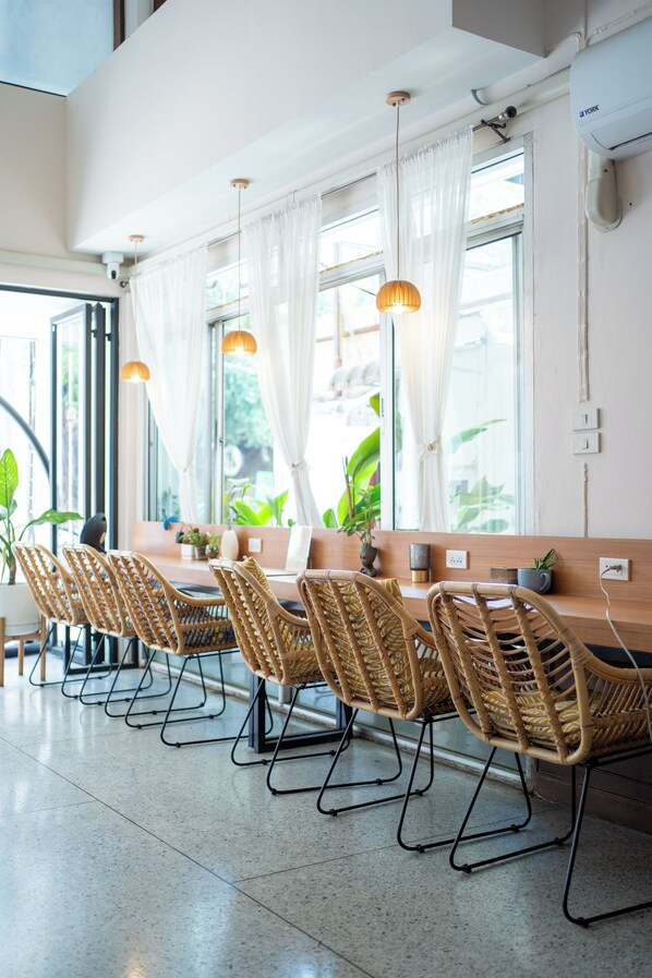 Lobby sitting area - Marhaba House (Chiang Mai)