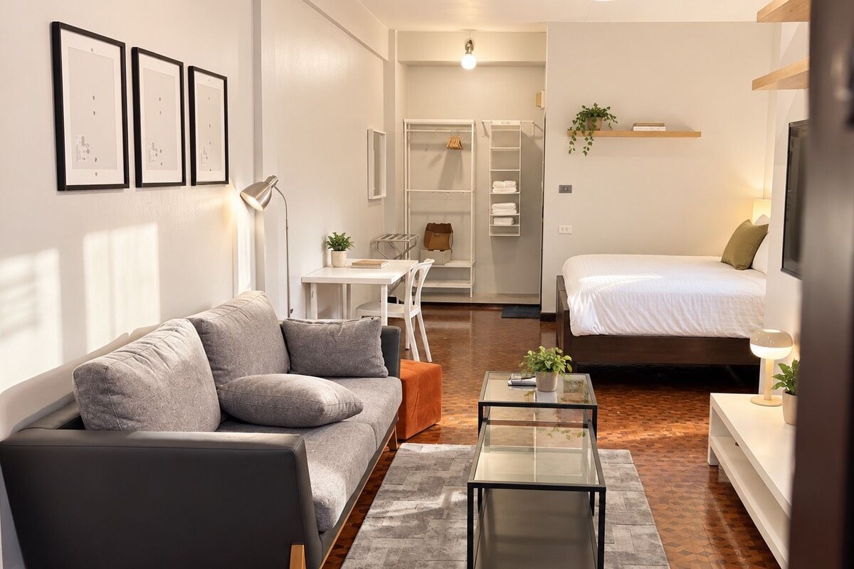 Desk, free WiFi, bed sheets