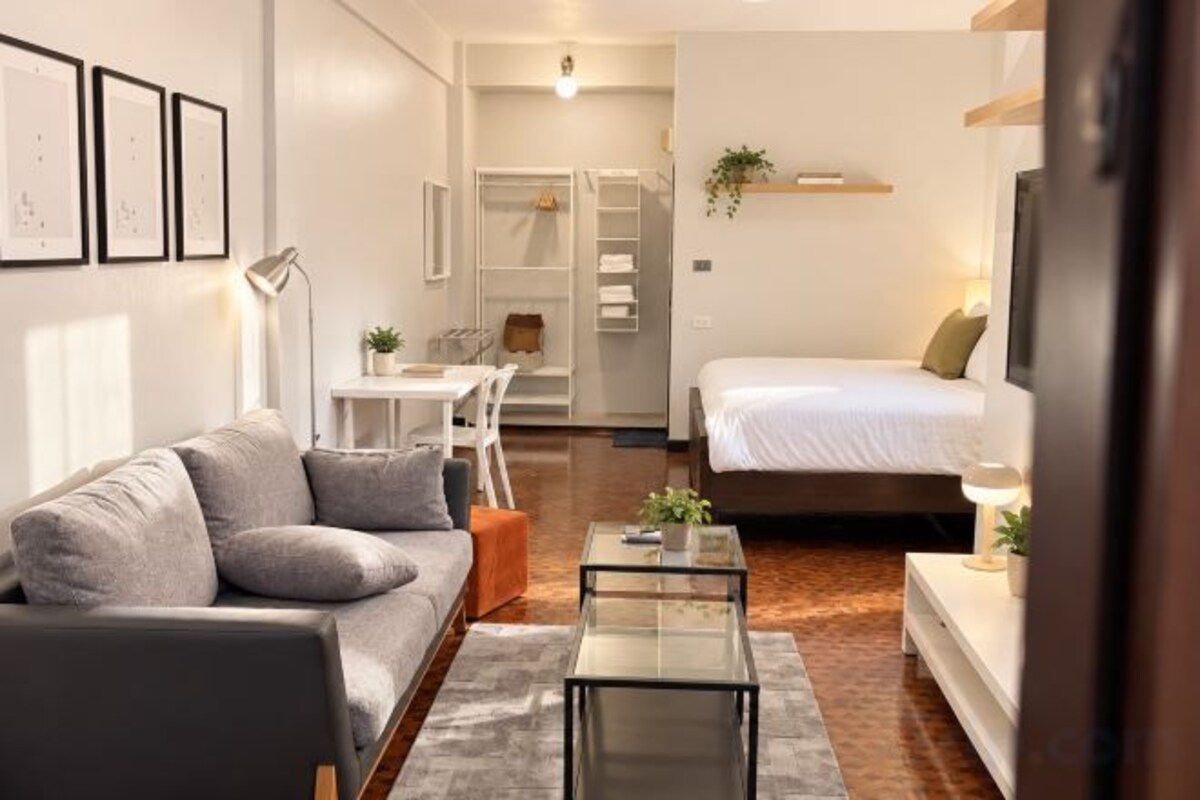 Studio Deluxe Room