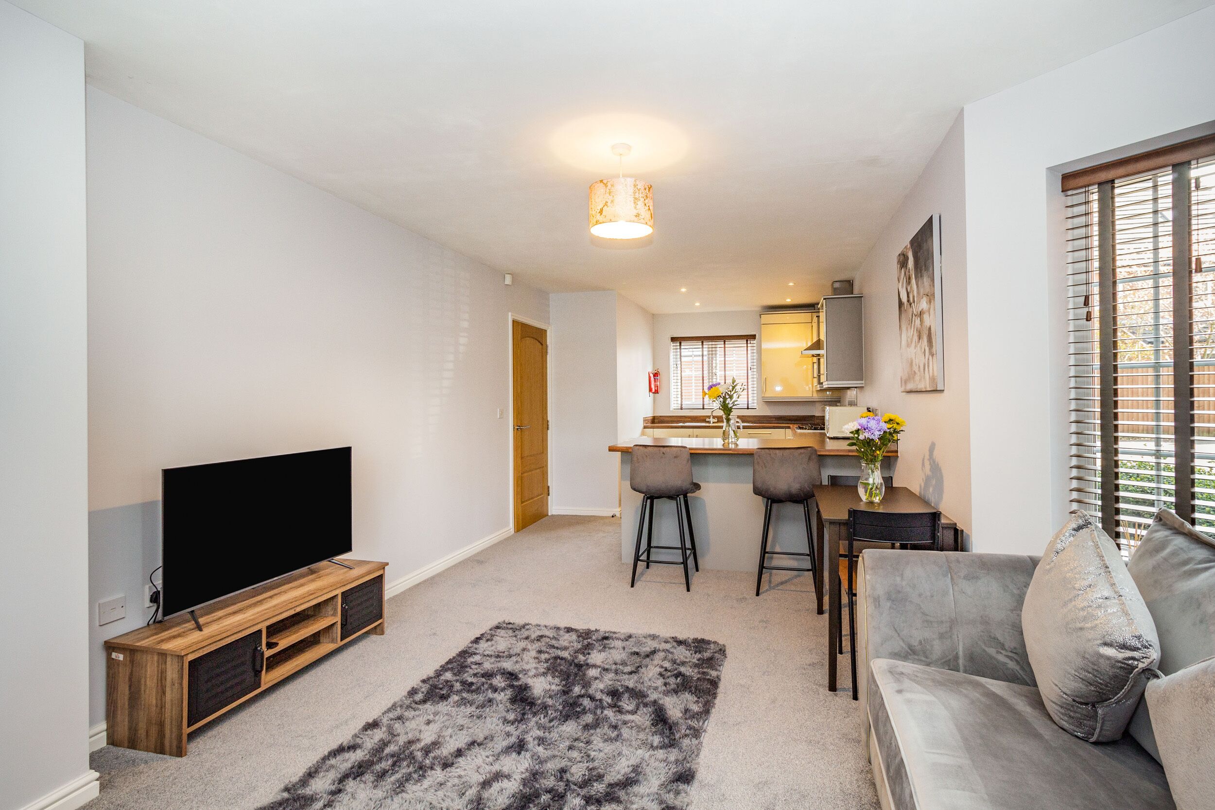 MAYFAIR, family friendly, with a garden in Billinge