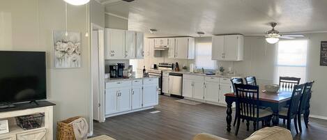 Smart-tv, een dvd-speler en een filmbibliotheek