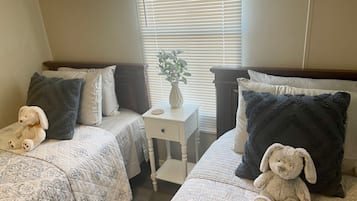 3 bedrooms, iron/ironing board, free WiFi, bed sheets
