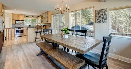 Lake-view home near casinos, golf, slopes w/ hot tub & 2-car garage, sleeps 8