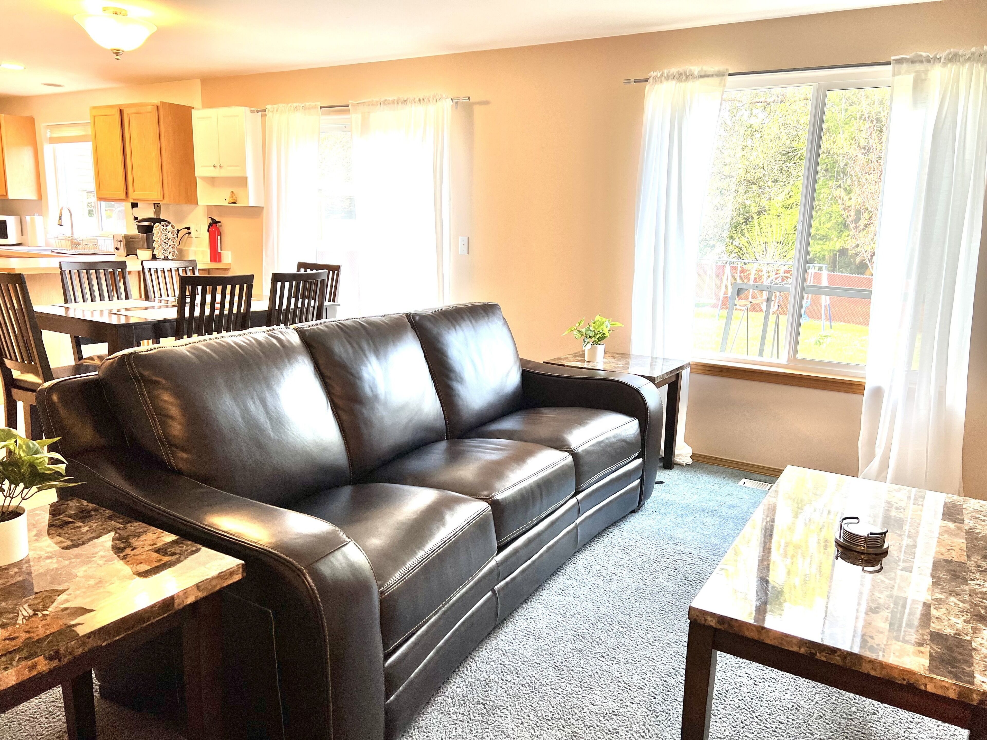 Entire SeaTac/Seattle home w/King Bed Master Suite