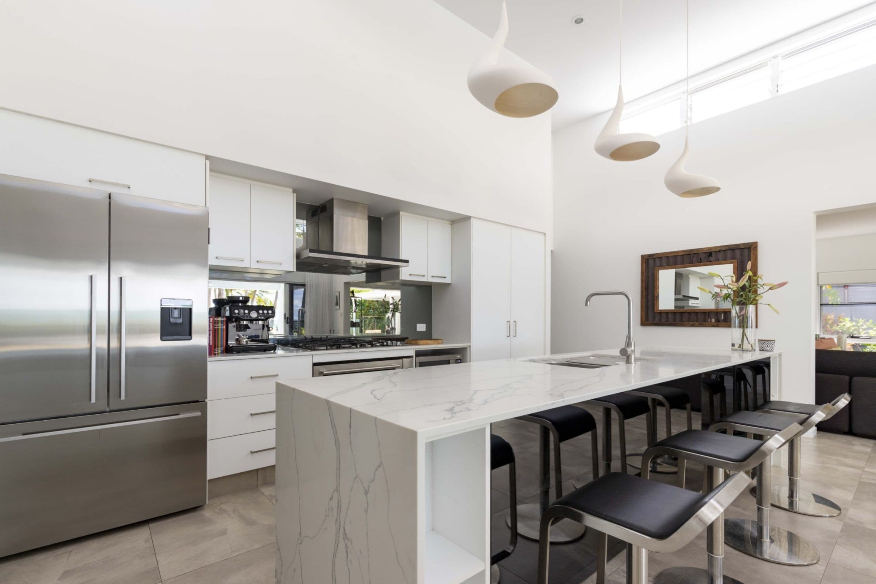 Rumah Mewah | Dapur pribadi | Lemari es besar, microwave, oven, dan kompor
