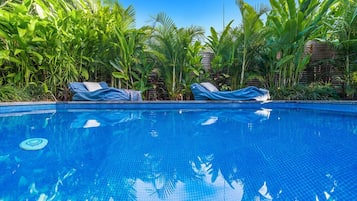 Kolam renang terbuka