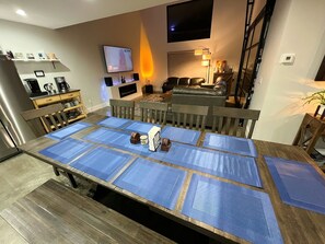 Smart TV, fireplace, stereo, offices