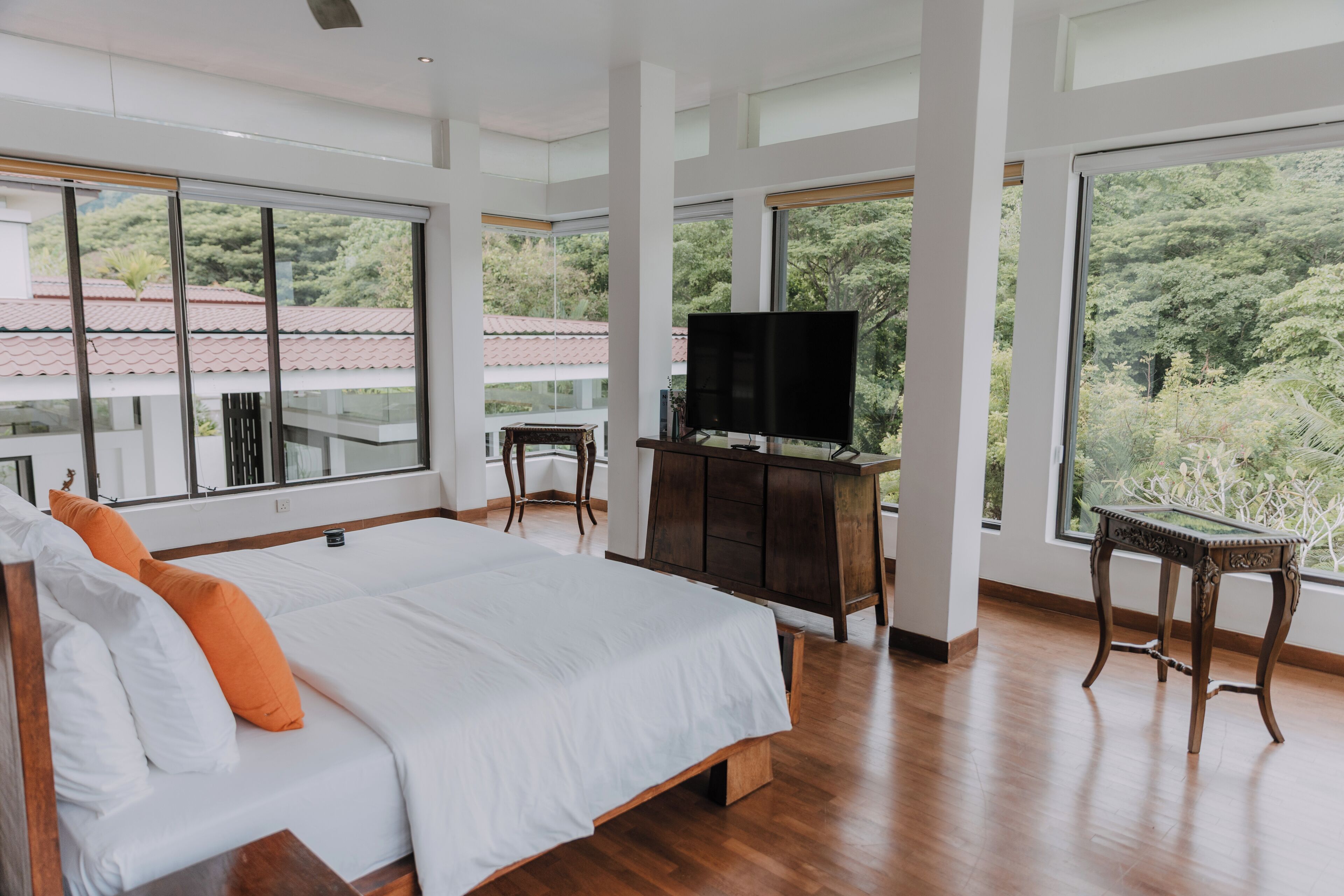 Villa de lujo | 4 habitaciones, ropa de cama de alta calidad y escritorio 
