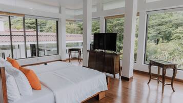 Villa de lujo | 4 habitaciones, ropa de cama de alta calidad y escritorio