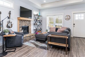 Télévision, cheminée