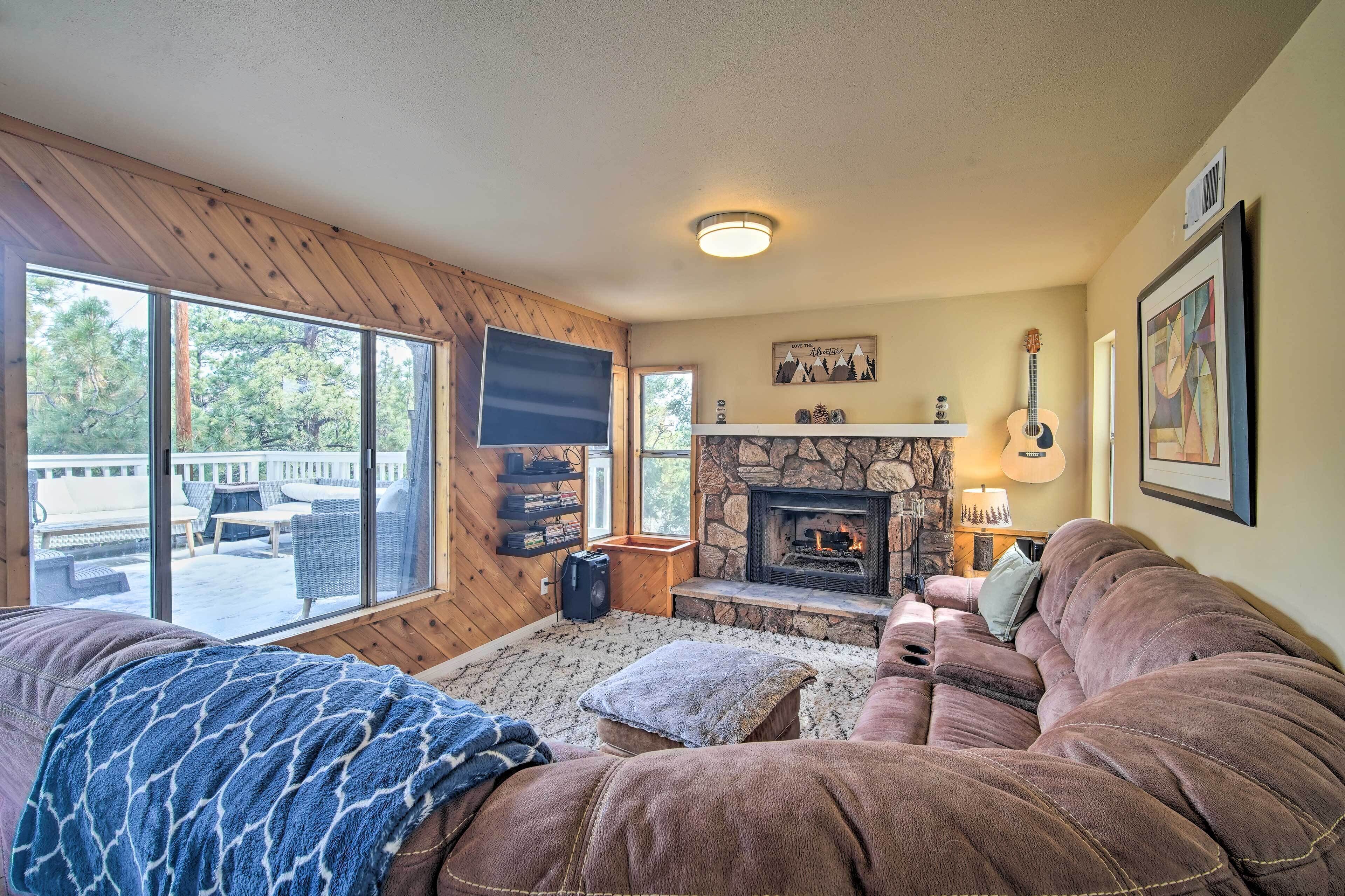 Beautiful Big Bear Home - 5 Mi to Ski Resort!