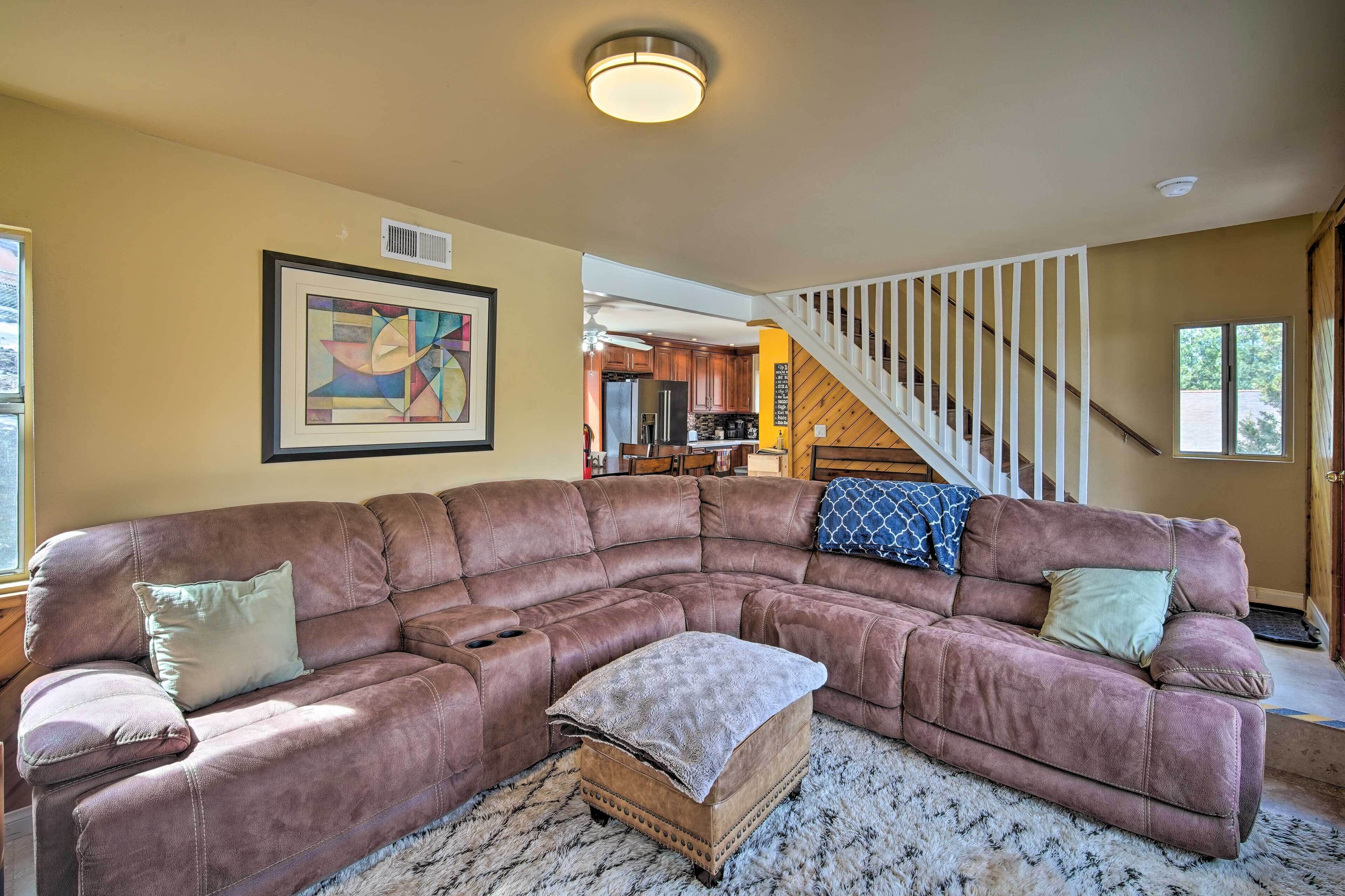 Beautiful Big Bear Home - 5 Mi to Ski Resort!