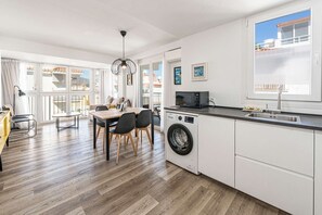 Refrigerador, microondas, horno y lavavajillas 