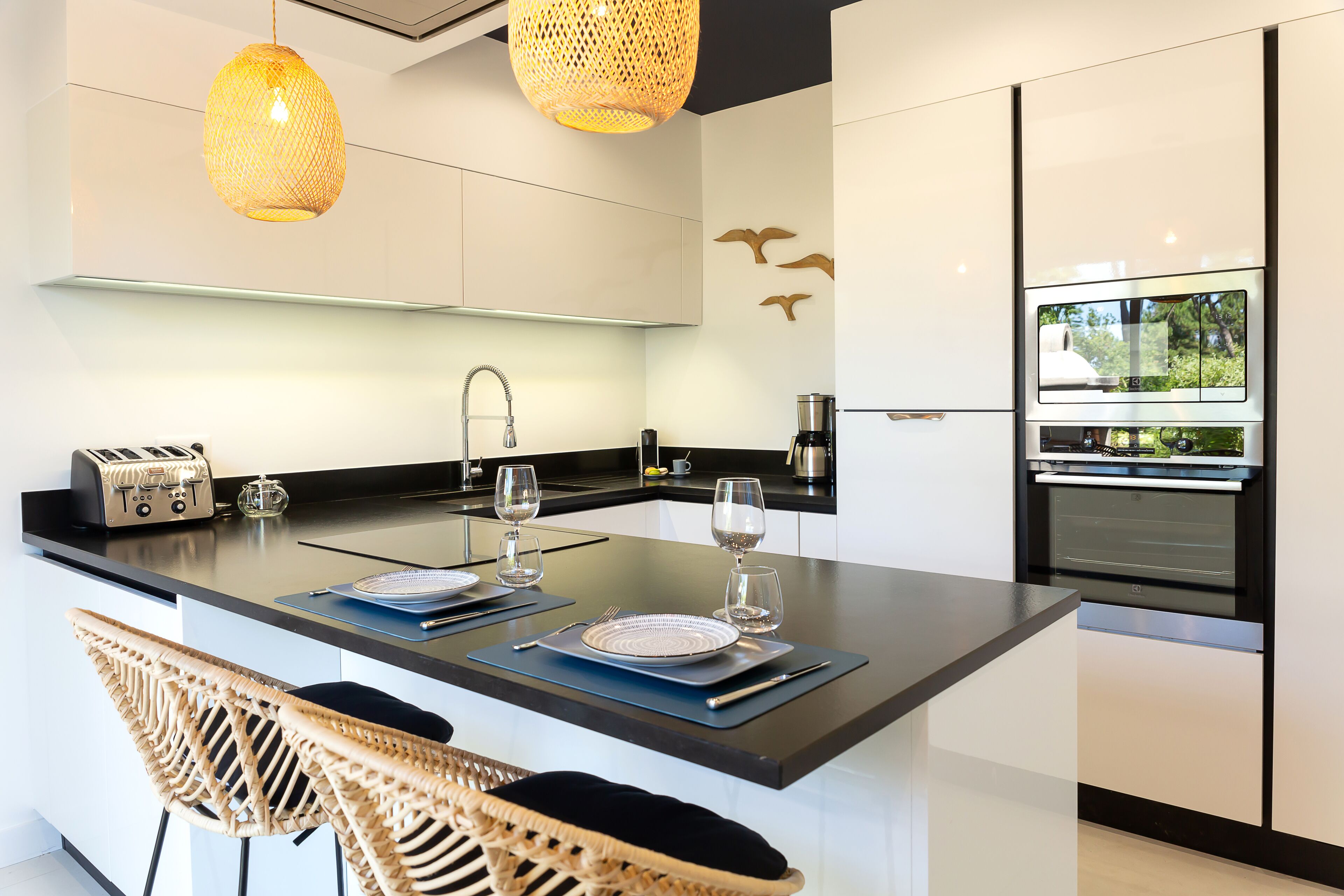 Luxury villa in Cap Ferret with swimming pool between the basin and the ocean