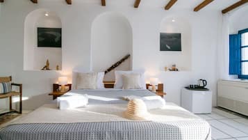 Premium Double Caldera & Volcano View | 1 bedroom, minibar, free cribs/infant beds, free WiFi