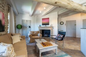 مدفأة، كُتُب