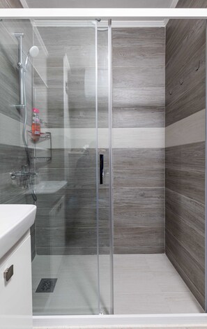 Apartment (Two Bedroom Apartment with Balcony an) | Bathroom - Apartment Koke (Dubrovnik)