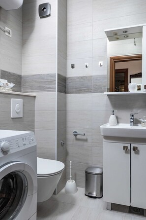 Apartment (Two Bedroom Apartment with Balcony an) | Bathroom - Apartment Koke (Dubrovnik)