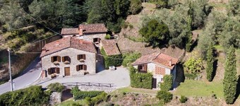 Cottage with panoramic terrace on the hills of Lucca