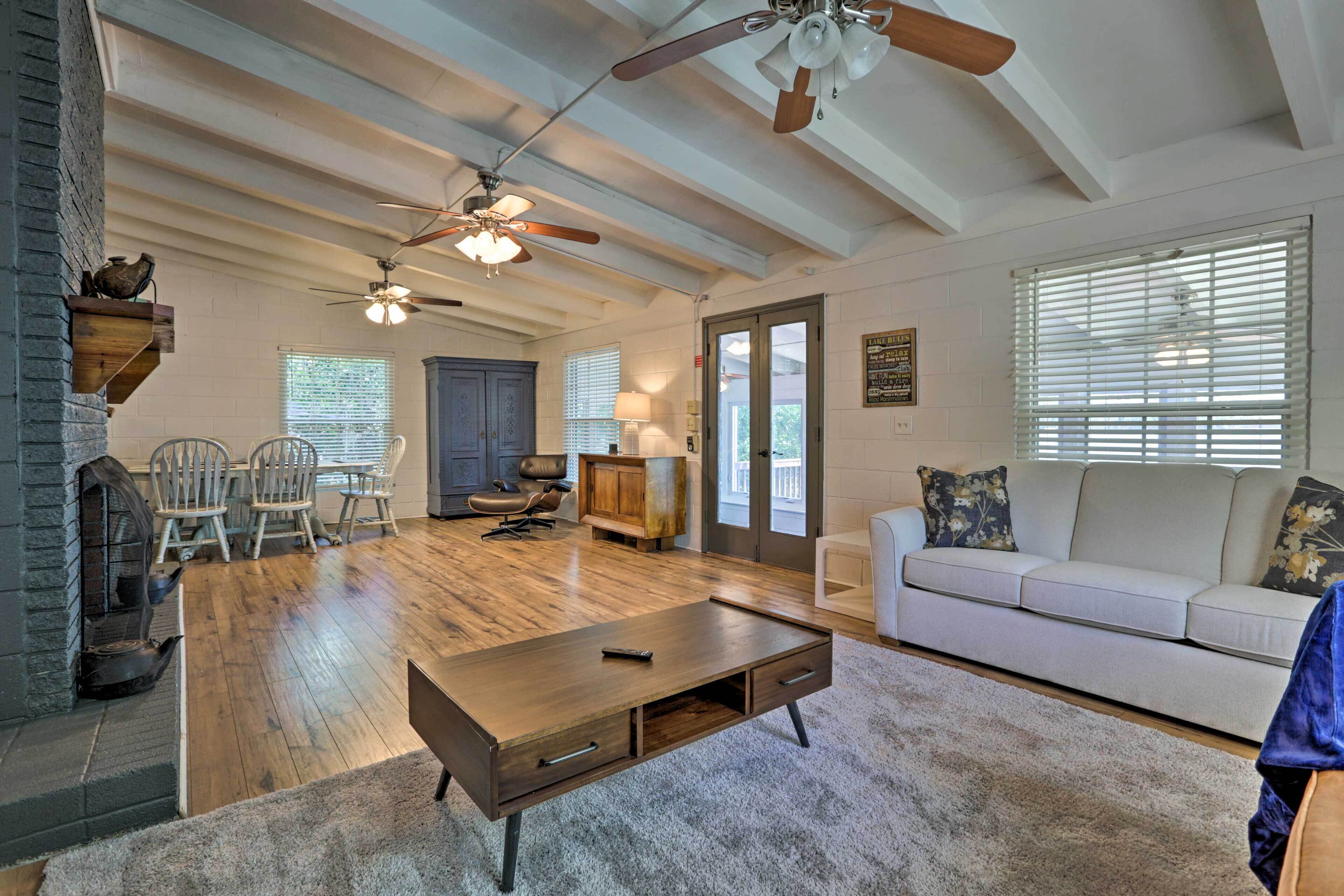 Peaceful Escape w/ Boat Dock on Lake Talquin!