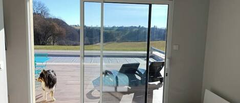 1 chambre, fer et planche Ă repasser, lit parapluie, draps fournis