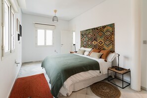 3 bedrooms, iron/ironing board, free WiFi, bed sheets