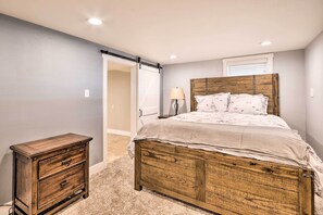 1 chambre, bureau, fer et planche à repasser, accès Internet