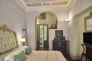Superior Double or Twin Room | Individually decorated, individually furnished, iron/ironing board - alla scala 1746 (Siena)