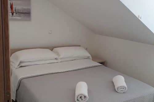 Appartement (One Bedroom Apartment with Balcony)
