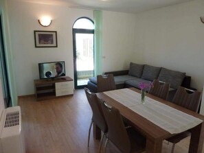 Apartment (Two Bedroom Apartment with Terrace) | Interior - Apartments Mlikota (Nin)