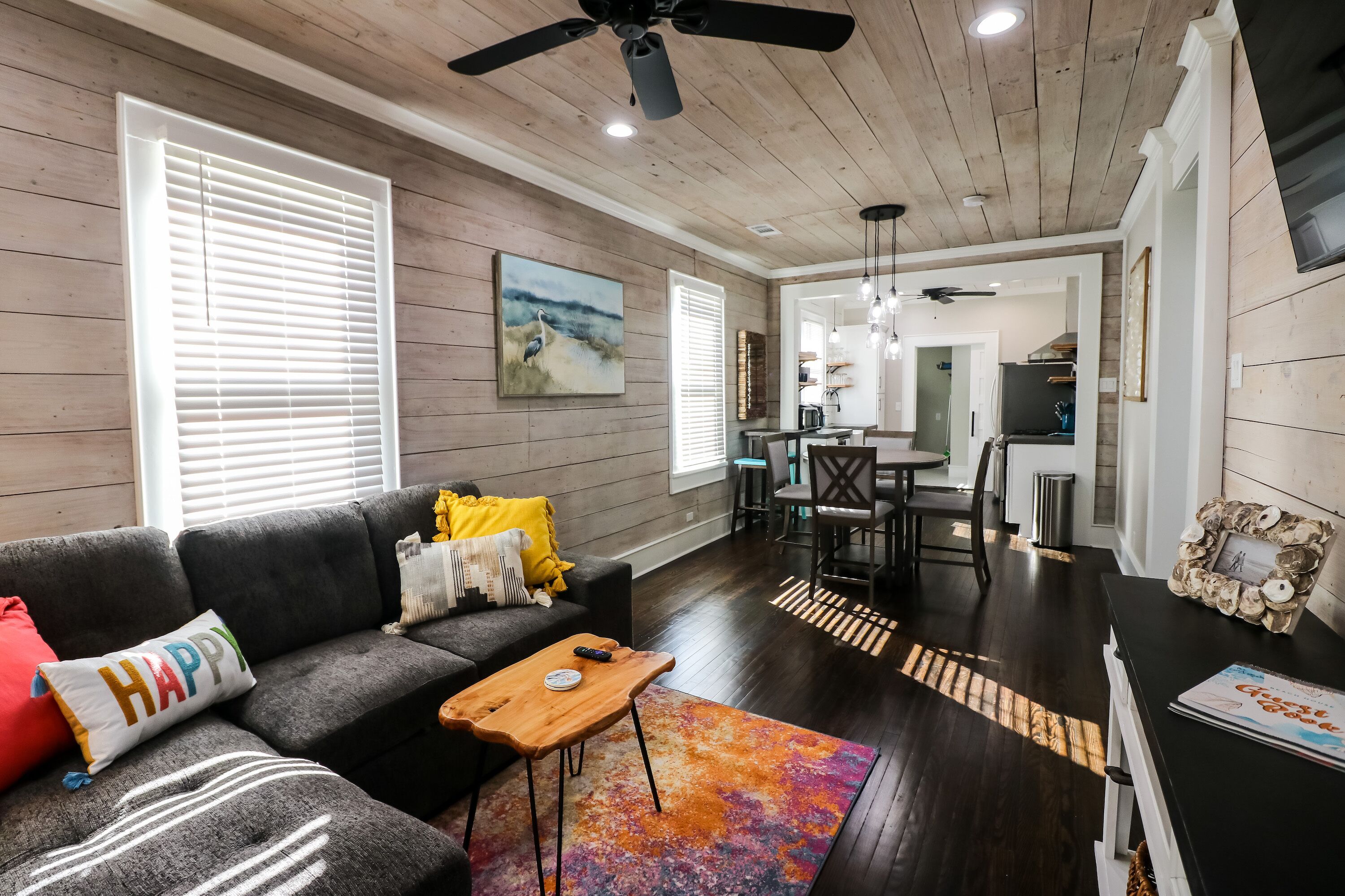 Pet-friendly, stylish and Great location!