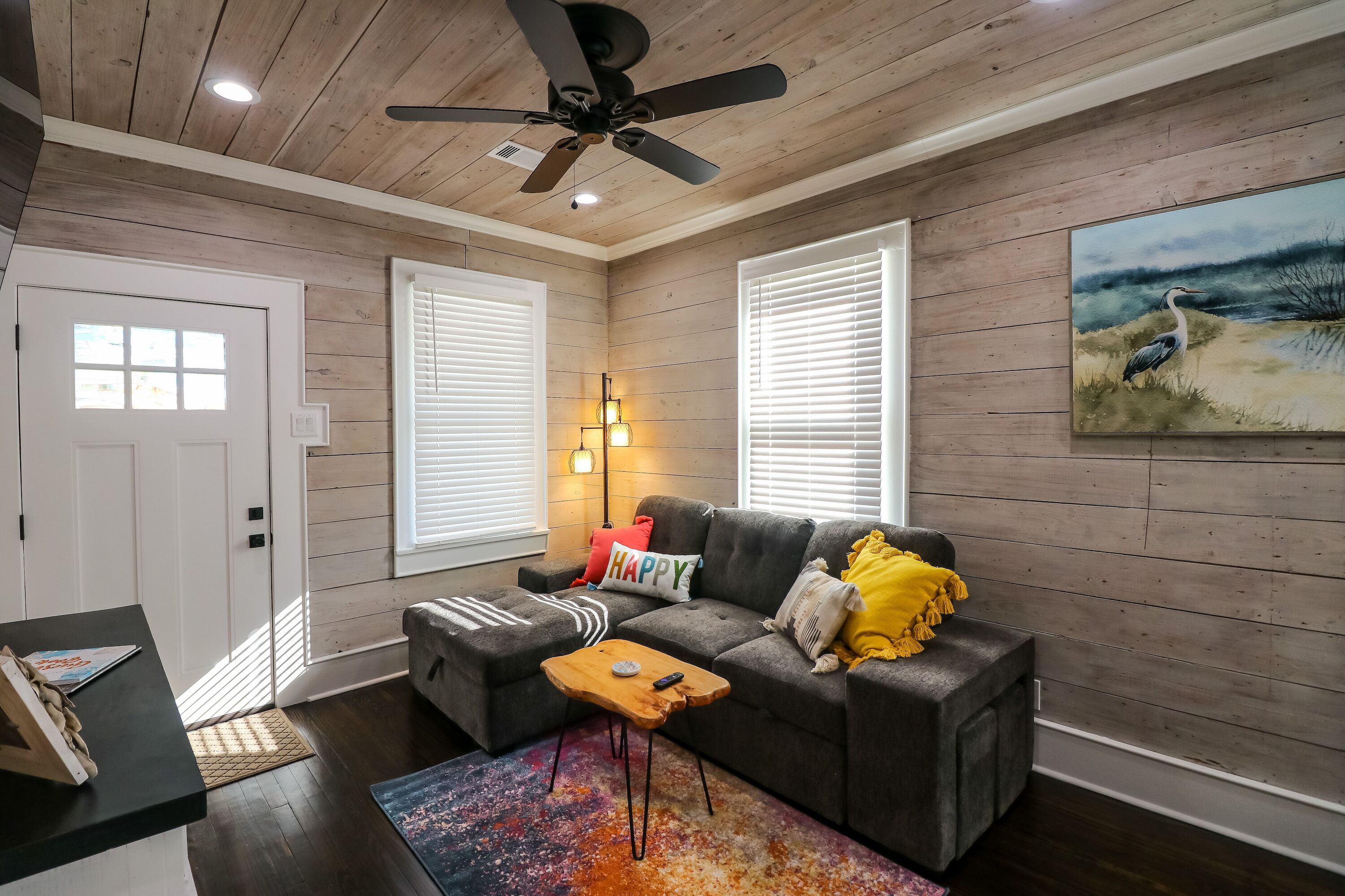 Pet-friendly, stylish and Great location!