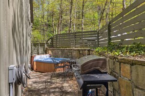 House, Multiple Beds (A Gatlinburg Getaway #1228) | Outdoor dining