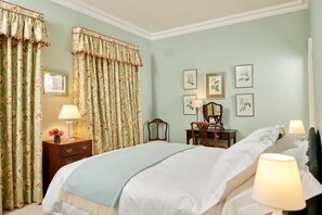 5 Schlafzimmer, Bügeleisen/Bügelbrett, Reisekinderbett, WLAN