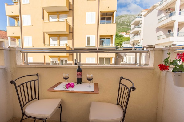 Apartment (One Bedroom Apartment with Balcony) | Balkon