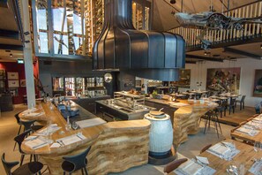 Breakfast, dinner served; German cuisine, garden views