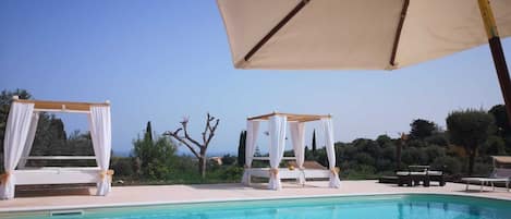 Piscina all'aperto