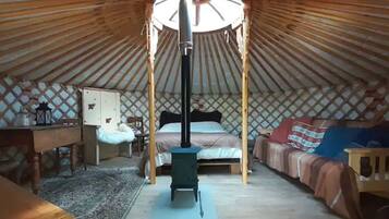 1 bedroom, desk, bed sheets