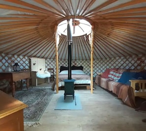 1 bedroom, desk, bed sheets